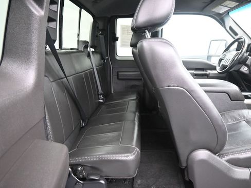 Used 2011 Ford F250 Lariat w/ Lariat Interior Pkg image 11