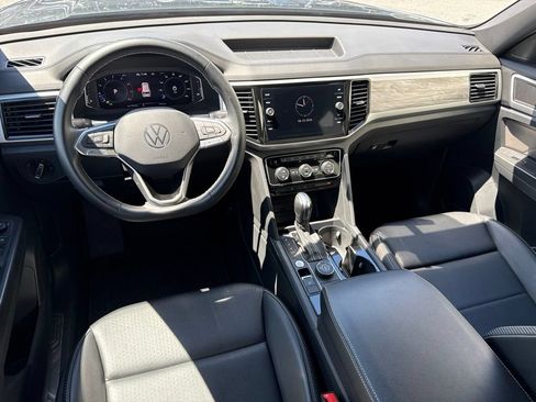 Used 2022 Volkswagen Atlas Cross Sport SE AWD/4WD image 16