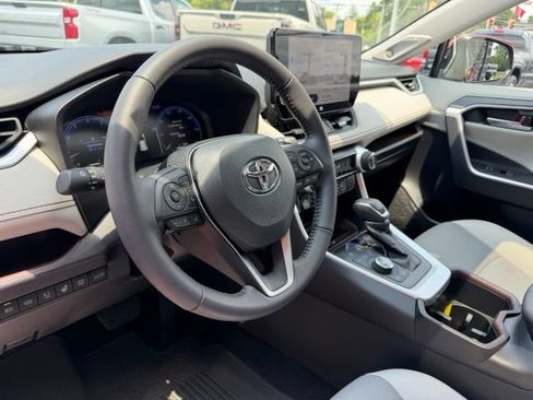 Used 2025 Toyota RAV4 Limited w/ Advanced Technology Package AWD/4WD image 7