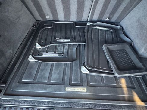 Used 2022 Land Rover Range Rover Sport SVR image 28