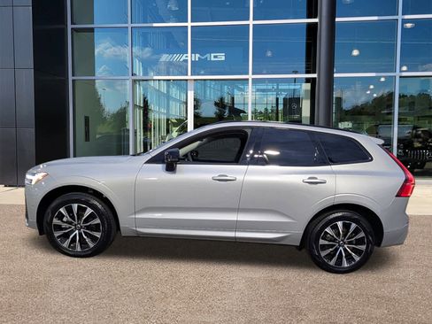 Used 2025 Volvo XC60 B5 Plus image 9