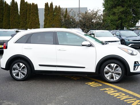 Used 2019 Kia Niro EX Premium w/ Cold Weather Package 1.0 image 2