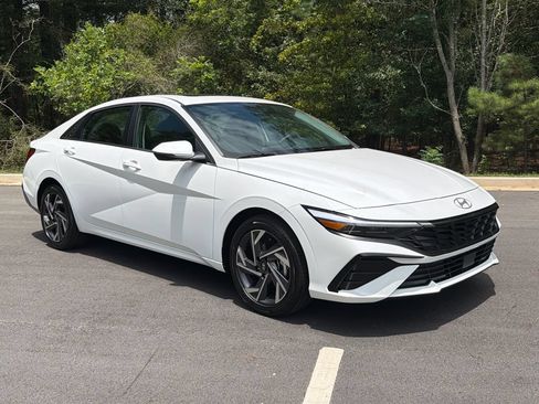 New 2026 Hyundai Elantra Limited FWD image 8