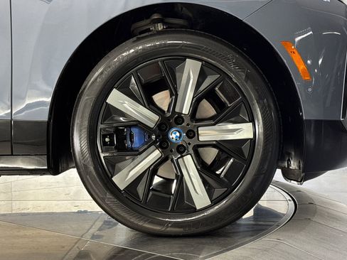 Used 2023 BMW iX xDrive50 w/ Sport Package AWD/4WD image 12
