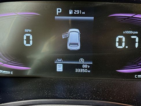 Used 2025 Kia Soul LX w/ LX Technology Package FWD image 19