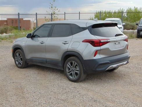 Used 2022 Kia Seltos LX AWD/4WD image 6