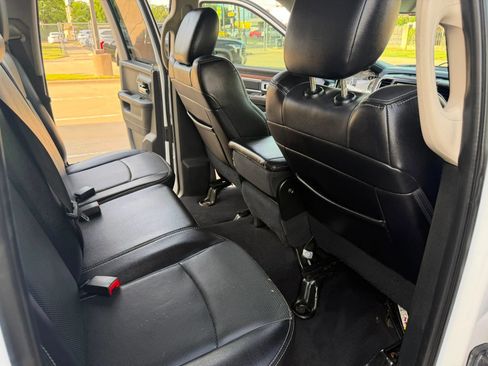 Used 2017 RAM 1500 Laramie RWD image 25