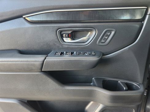 Used 2025 Honda Pilot Elite image 22