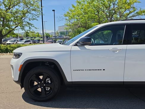 New 2026 Jeep Grand Cherokee L Limited AWD/4WD image 11