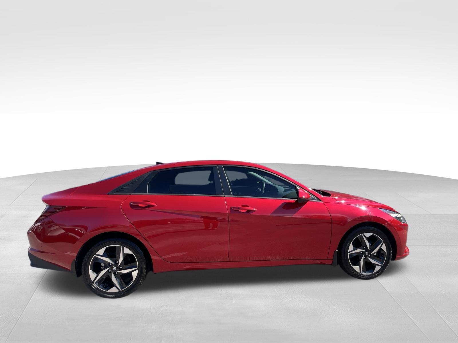 Used 2023 Hyundai Elantra SEL w/ Convenience Package FWD image 4