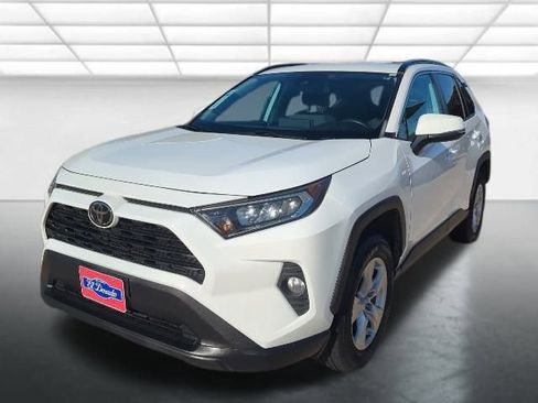 Used 2020 Toyota RAV4 XLE image 23