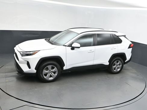 Used 2022 Toyota RAV4 XLE image 32