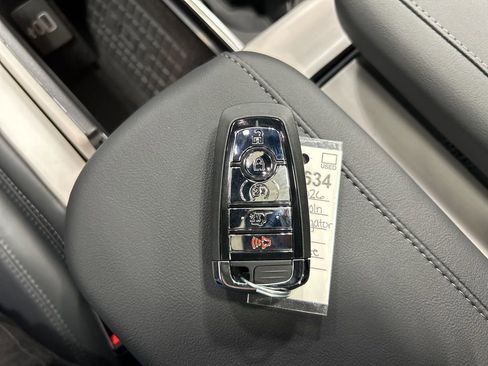New 2026 Lincoln Navigator Reserve AWD/4WD image 23