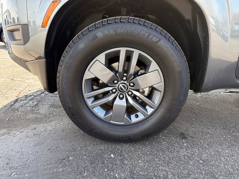 Used 2025 Nissan Frontier SV RWD image 30