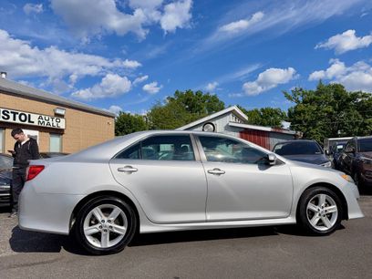 Used 2014 Toyota Camry SE w/ Moonroof Package