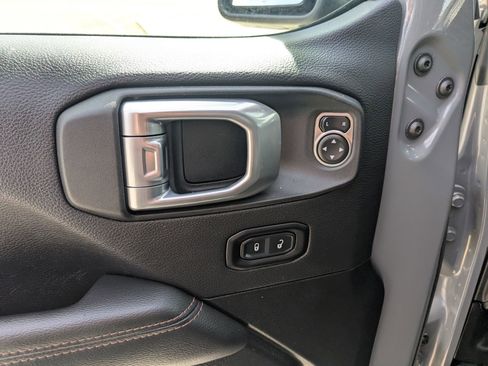 Used 2022 Jeep Wrangler Unlimited Rubicon w/ Xtreme Recon 35" Tire Package image 13