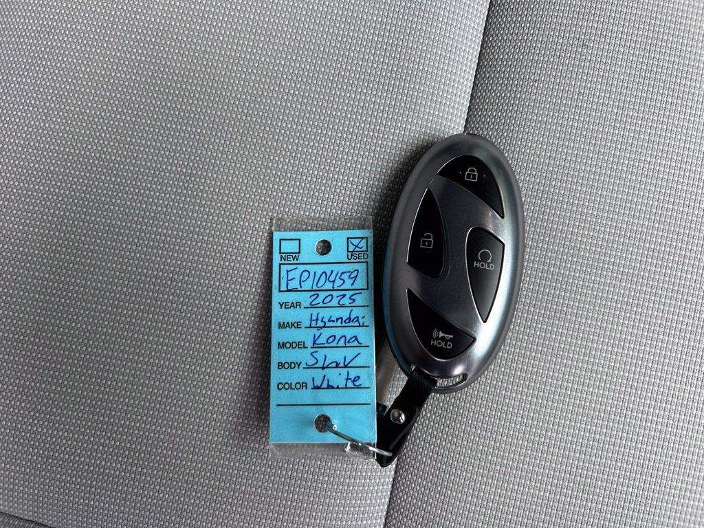 Used 2025 Hyundai Kona SEL FWD image 32