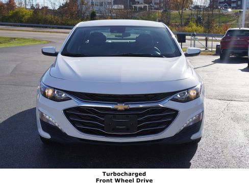 Used 2024 Chevrolet Malibu LT image 2