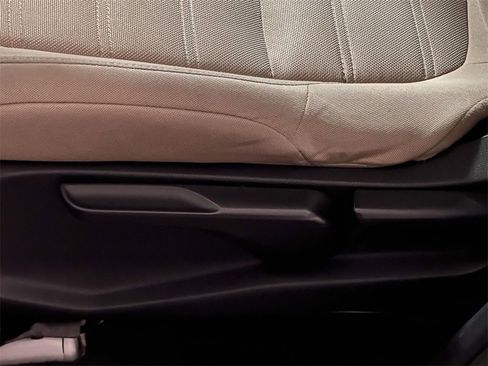 Used 2020 Honda CR-V LX image 9