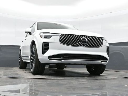 New 2026 Volvo XC90 B6 Plus image 33