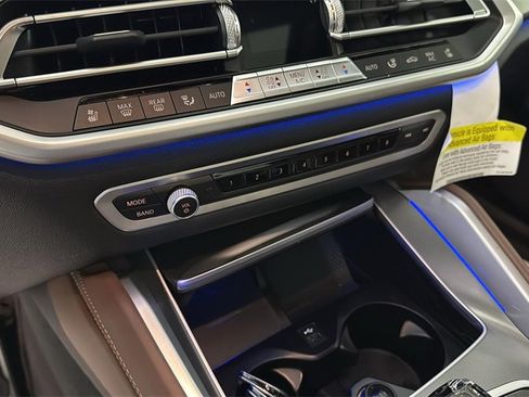 Used 2022 BMW X6 xDrive40i w/ Executive Package image 37