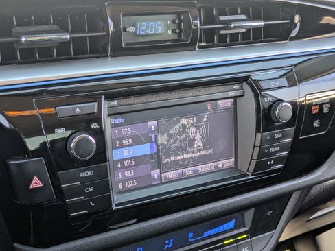 Used 2016 Toyota Corolla S image 21