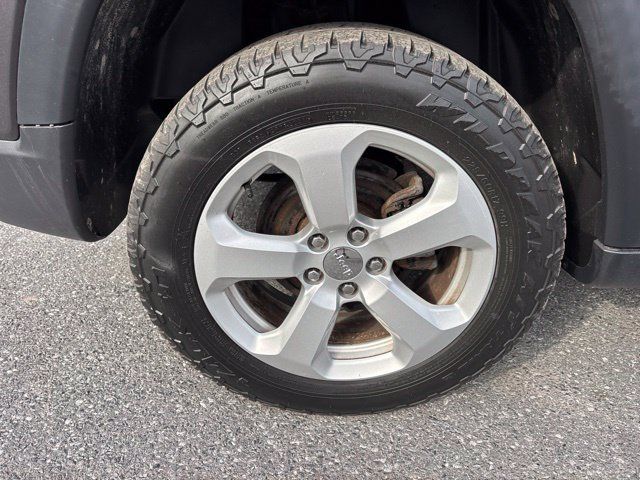 Used 2018 Jeep Compass Latitude w/ Popular Equipment Group AWD/4WD image 24