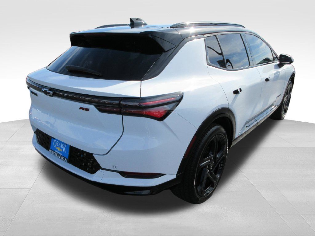 Certified 2024 Chevrolet Equinox EV RS FWD image 5