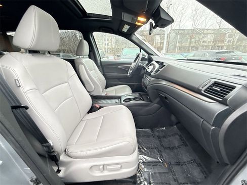 Used 2023 Honda Passport EX-L image 25