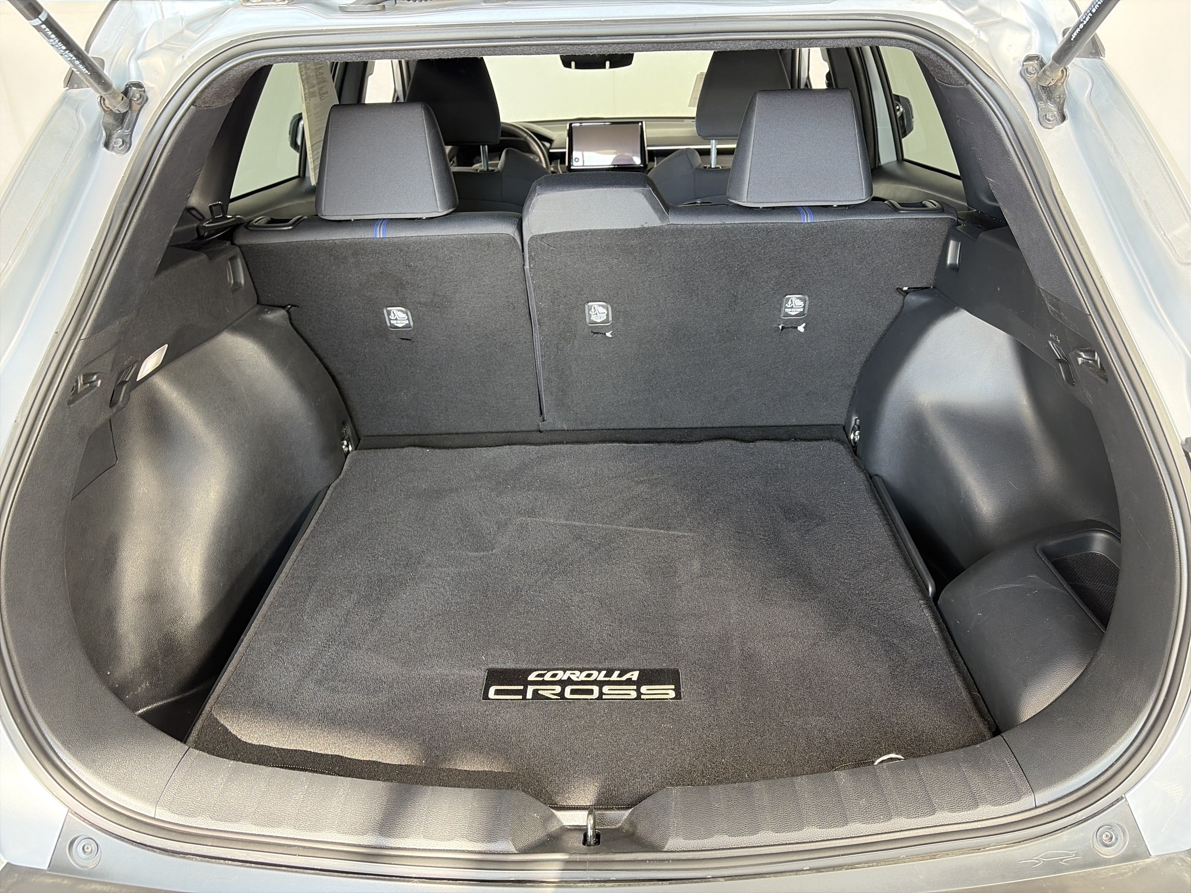 Used 2025 Toyota Corolla Cross AWD Hybrid image 14