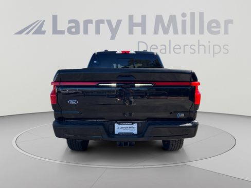 Used 2023 Ford F150 Lightning Platinum AWD/4WD image 4