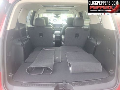 Used 2023 GMC Acadia Denali w/ Denali Technology Package image 10