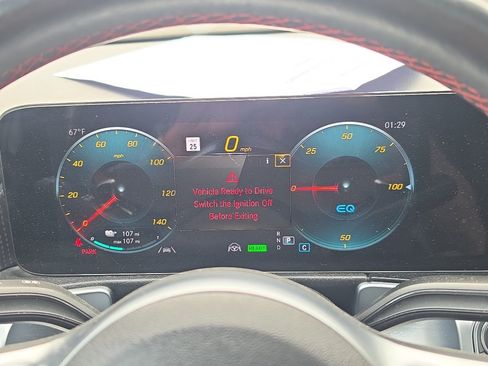 Used 2023 Mercedes-Benz EQB 300 4MATIC image 30