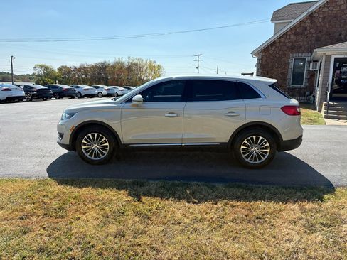 Used 2018 Lincoln MKX Select w/ Select Plus Package image 2