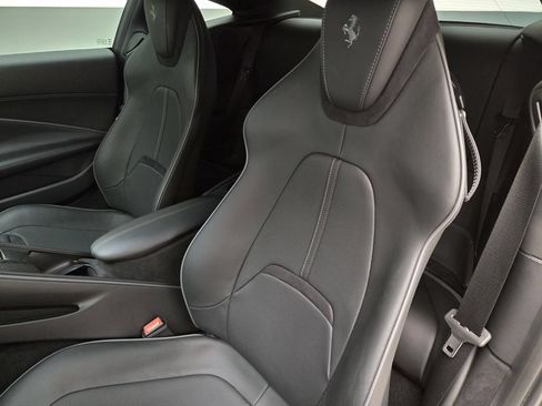 Used 2022 Ferrari Roma RWD image 17