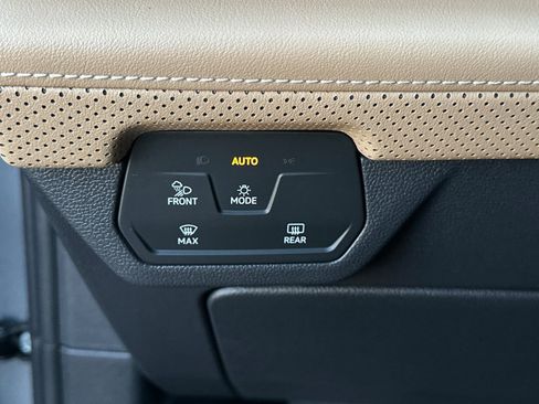 New 2026 Volkswagen Atlas Cross Sport SE image 23