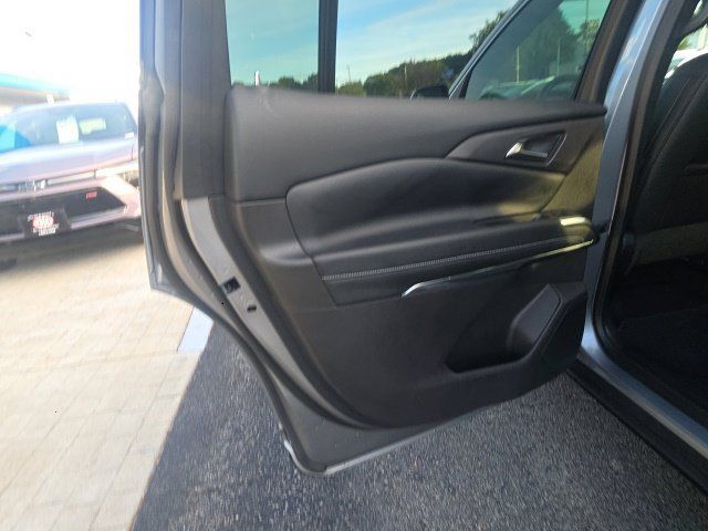Used 2026 Chevrolet Traverse LT AWD/4WD image 25