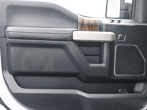 Used 2020 Ford F150 Lariat image 9