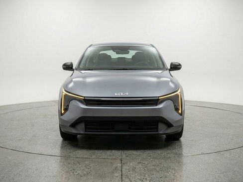 Used 2025 Kia K4 LXS image 2