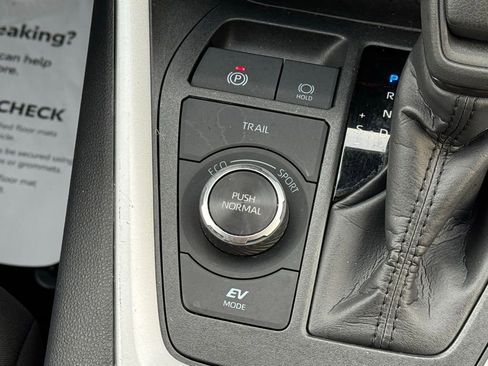 Certified 2025 Toyota RAV4 LE image 36