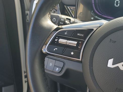 Used 2025 Kia Seltos S FWD image 27