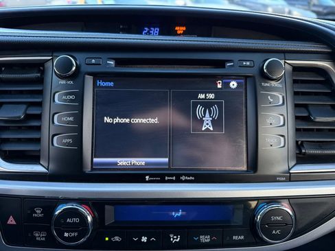 Used 2016 Toyota Highlander LE image 32