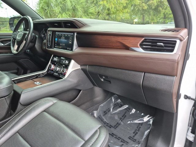 Certified 2021 GMC Yukon Denali w/ Denali Ultimate Package RWD image 25