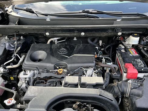 Used 2020 Toyota RAV4 XLE FWD image 30