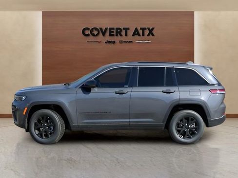 New 2026 Jeep Grand Cherokee Altitude image 2