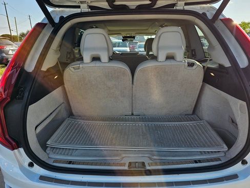 Used 2016 Volvo XC90 T6 Momentum AWD/4WD image 8