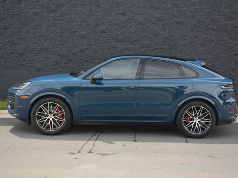 Certified 2026 Porsche Cayenne S AWD/4WD image 2