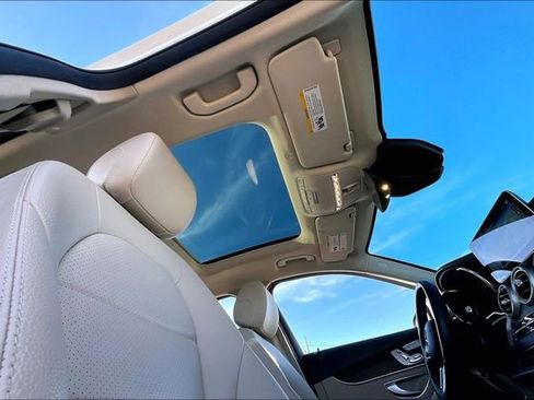 Used 2021 Mercedes-Benz GLC 300 4MATIC image 22