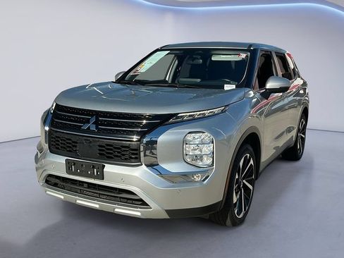 Used 2024 Mitsubishi Outlander SE FWD image 1