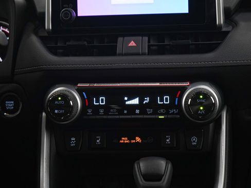 Used 2025 Toyota RAV4 XLE w/ Convenience Package AWD/4WD image 16